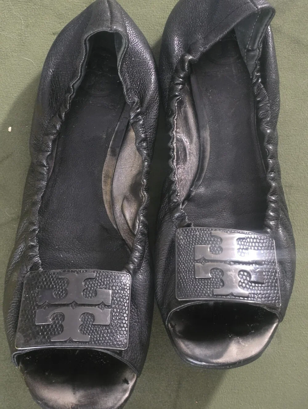 Tory Burch Womens Black Leather Peep-Toe Logo Flats Sz 8 Preowned